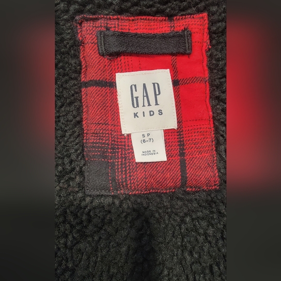 GAP Kids Size Small (6-7) Sherpa Lined Buffalo Plaid Winter Coat - Picture 6 of 6
